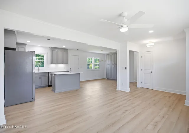 Photo 4 of Single family home for sale at 127 Deerwood Dr, Wilmington, NC 28405 | MLS# 100587825 | Listing updated on 2026-09-08