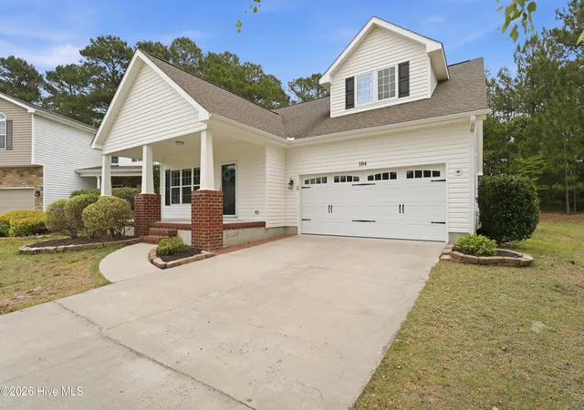 Photo 4 of Single family home for sale at 104 Lightwater Ct, Aberdeen, NC 28315 | MLS# 100580367 | Listing updated on 2026-08-18