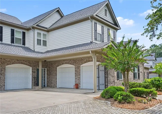 Homes for sale in Richmond Hill, GA | 1002 River Oaks Dr, Richmond Hill, GA 31324 | MLS# SA358641