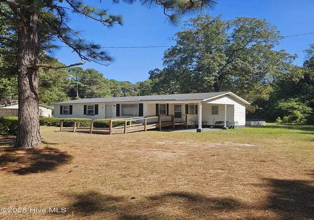 Photo 2 of Single family home for sale at 770 Simmons Rd, Clinton, NC 28328 | MLS# 100555341 | Listing updated on 2026-08-18