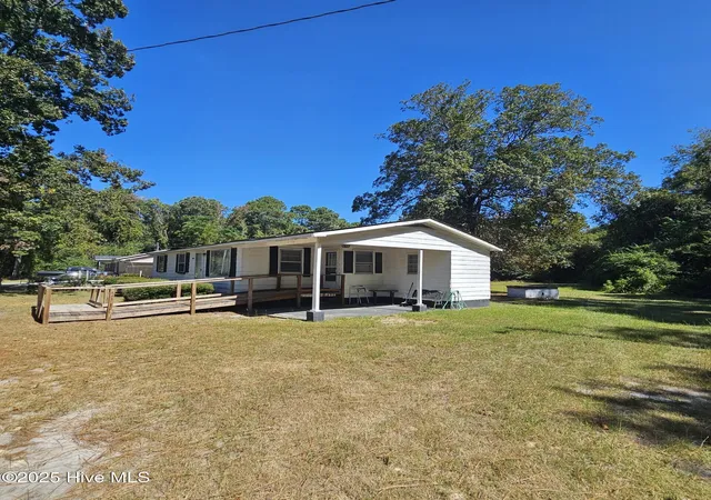 Photo 3 of Single family home for sale at 770 Simmons Rd, Clinton, NC 28328 | MLS# 100555341 | Listing updated on 2026-08-18