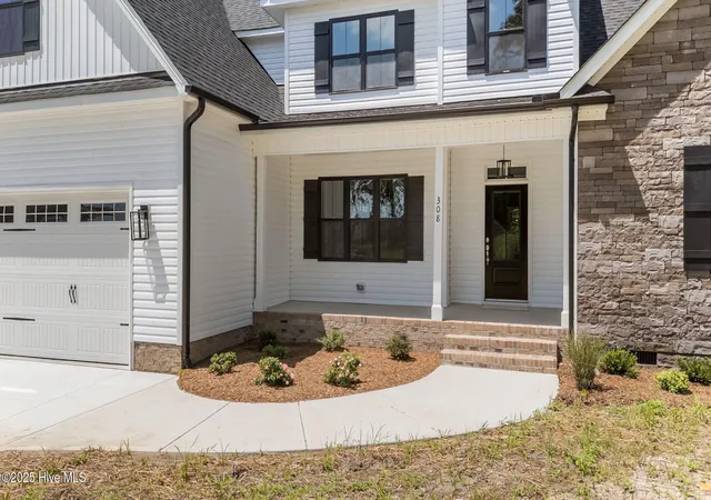 Photo 4 of Single family home for sale at 308 Coffman Dr #129, Pikeville, NC 27863 | MLS# 100511220 | Listing updated on 2026-08-18