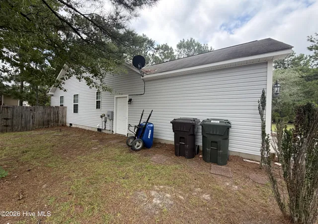 Photo 4 of Single family home for sale at 165 Pecan Ln, Aberdeen, NC 28315 | MLS# 100584083 | Listing updated on 2026-08-18