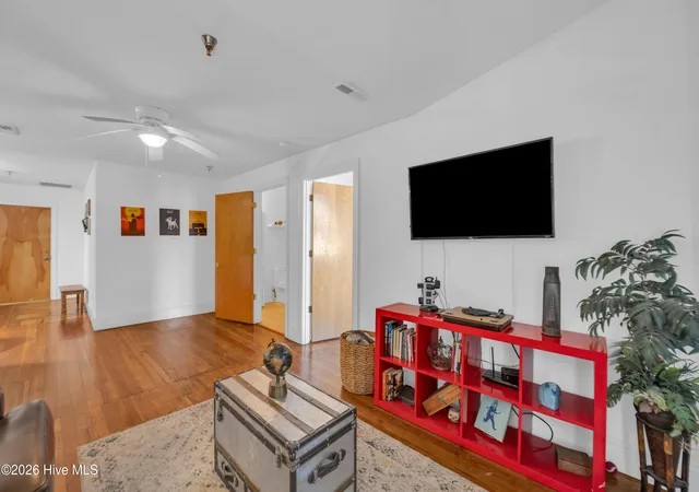 5th image of 21 N Front St, Wilmington, NC 28401