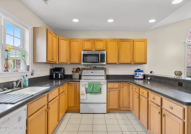 Photo 4 of Single family home for sale at 9208 Slice Ct, Wilmington, NC 28412 | MLS# 100590691 | Listing updated on 2026-08-18