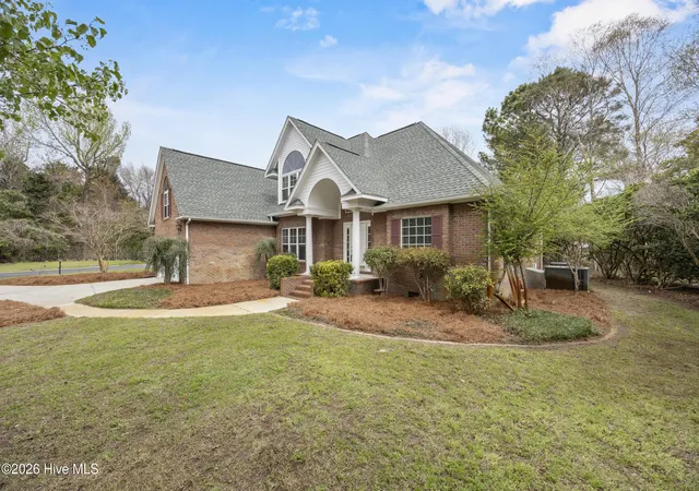 Photo 2 of Single family home for sale at 8600 Abbey Glen Way, Wilmington, NC 28411 | MLS# 100561336 | Listing updated on 2026-09-06