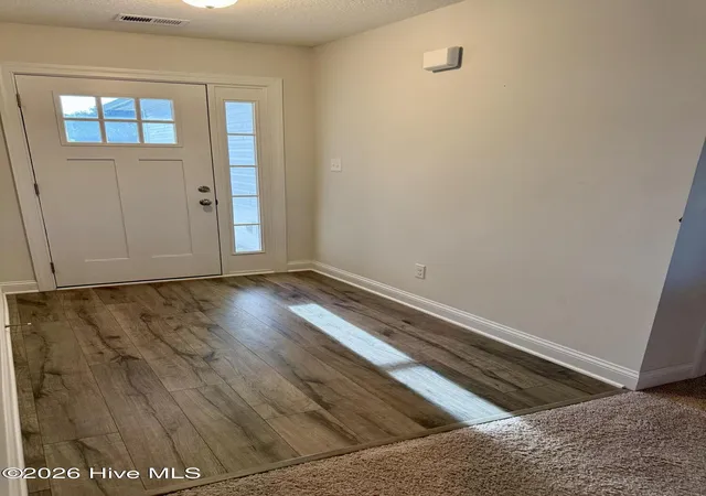 Photo 4 of Single family home for sale at 810 Calebs Crk Ct, Maysville, NC 28555 | MLS# 100590593 | Listing updated on 2026-08-18