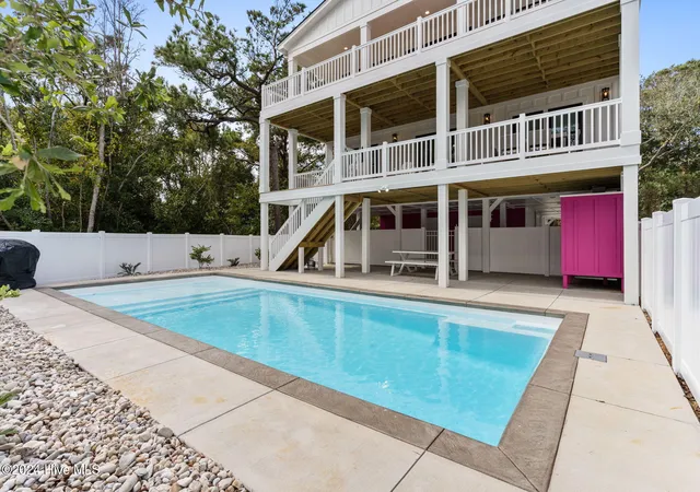 Photo 4 of Single family home for sale at 100 SE 66th Street, Oak Island, NC 28465 | MLS# 100584827 | Listing updated on 2026-08-25