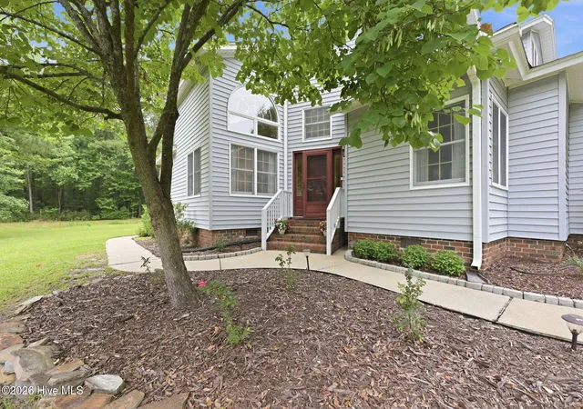 Homes for sale in New Bern, NC | 1216 Pine Valley Dr, New Bern, NC 28562 | MLS# 100584418