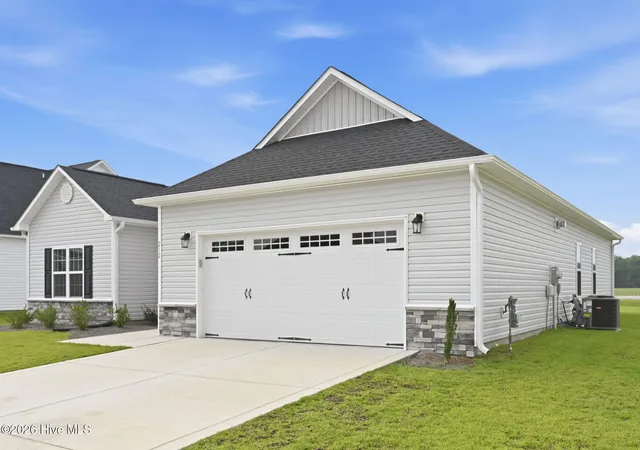 Photo 3 of Single family home for sale at 212 Windsor Run Blvd, Jacksonville, NC 28546 | MLS# 100593564 | Listing updated on 2026-08-18