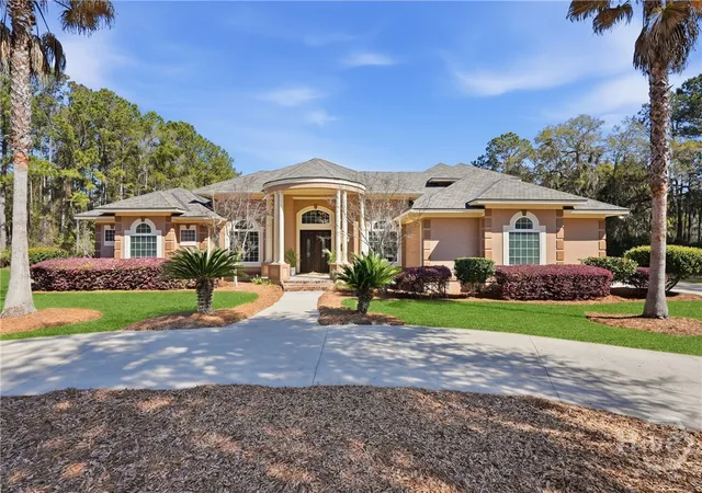 3rd image of 1108 Saint Catherine Cir, Richmond Hill, GA 31324 | MLS# SA351285