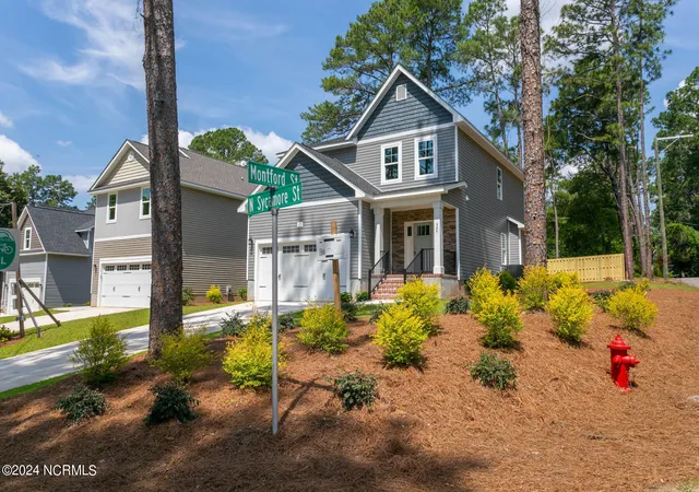 Photo 2 of Single family home for sale at 525 N Sycamore St, Aberdeen, NC 28315 | MLS# 100448568 | Listing updated on 2026-07-09