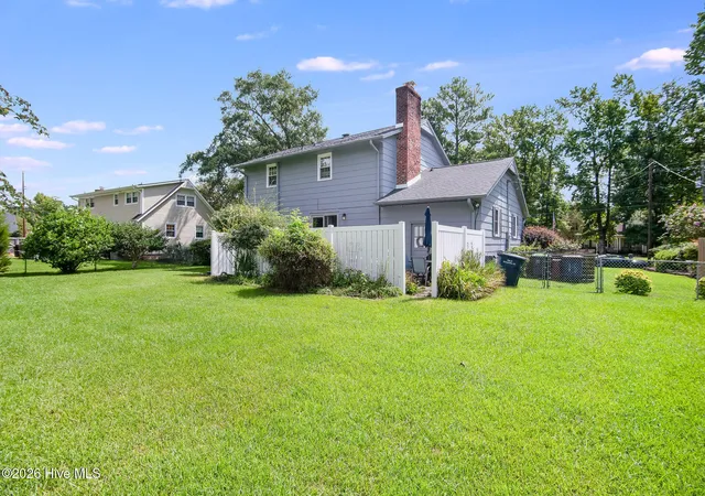 Photo 2 of Single family home for sale at 102 Brookview Dr, Jacksonville, NC 28540 | MLS# 100598789 | Listing updated on 2026-10-08