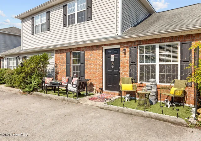 Photo 2 of Townhouse for sale at 571 Corbin St, Jacksonville, NC 28546 | MLS# 100593757 | Listing updated on 2026-09-13