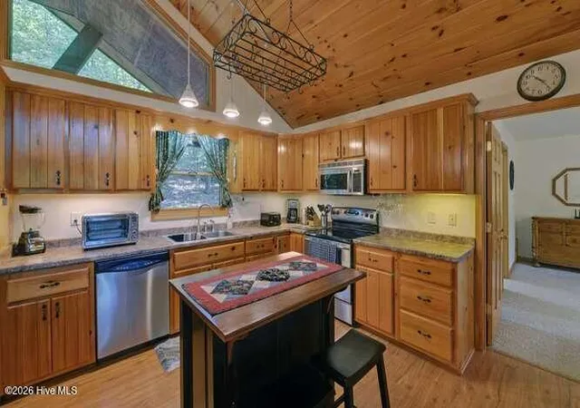 Photo 5 of Single family home for sale at 127 Lazy Crk Ln, Murphy, NC 28906 | MLS# 100585441 | Listing updated on 2026-09-04