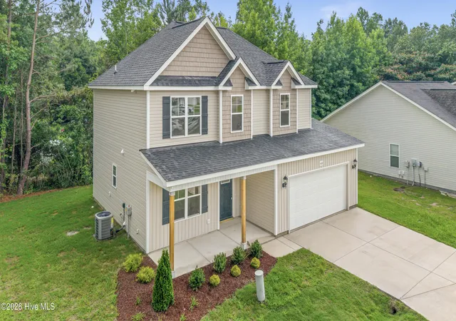 Photo 3 of Single family home for sale at 400 Stone Hawk Ln, New Bern, NC 28560 | MLS# 100543485 | Listing updated on 2026-08-18