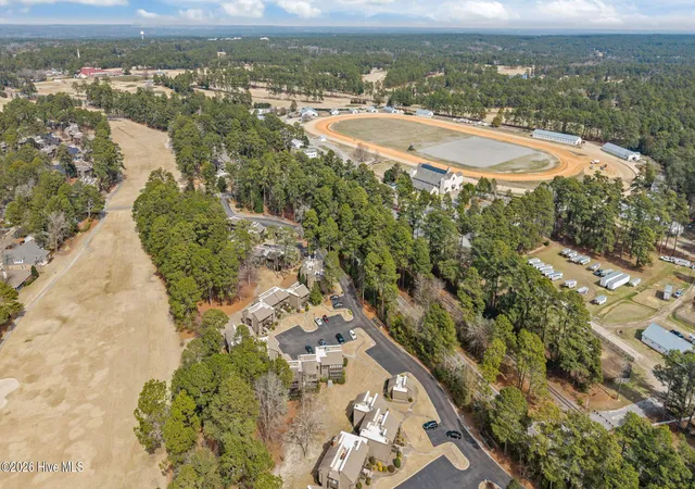 Listing Photo 2 - Condo for sale in building located at 10 Pine Tree Rd, Pinehurst, NC 28374 - Unit #122