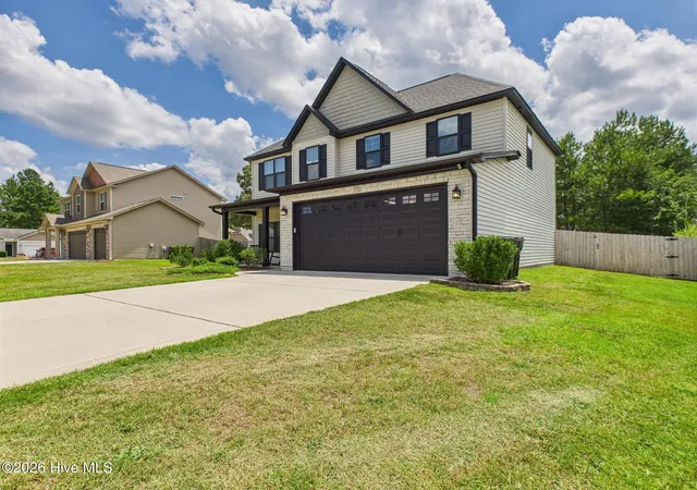Photo 3 of Single family home for sale at 1507 Mulberry Pl, Aberdeen, NC 28315 | MLS# 100593449 | Listing updated on 2026-08-18