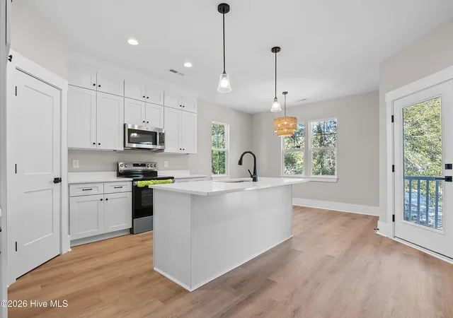 Photo 2 of Townhouse for sale at 4926 Oleander Dr #B, Wilmington, NC 28403 | MLS# 100566286 | Listing updated on 2026-08-18