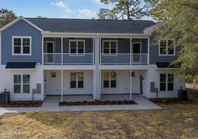 Photo 4 of Townhouse for sale at 4926 Oleander Dr #B, Wilmington, NC 28403 | MLS# 100566286 | Listing updated on 2026-08-18