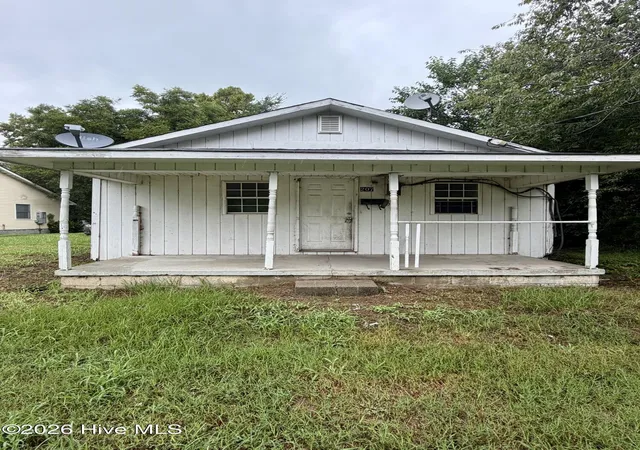 Single family home for sale at 207 E Peterson St, Edenton, NC 27932 | MLS# 100591593