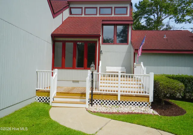 Photo 2 of Single family home for sale at 203 Sandpiper Dr, Newport, NC 28570 | MLS# 100594597 | Listing updated on 2026-08-18