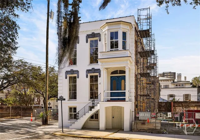 Homes for sale in Savannah, GA | 127 E Gordon St, Savannah, GA 31401 | MLS# SA351225