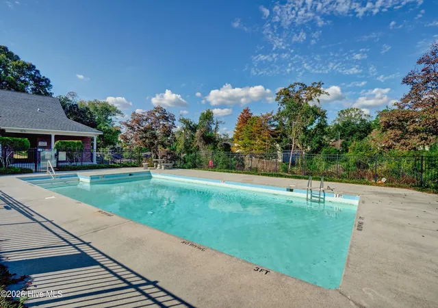 Homes for sale in Wilmington, NC | 5006 Carleton Drive, Wilmington, NC 28403 | Houzeo