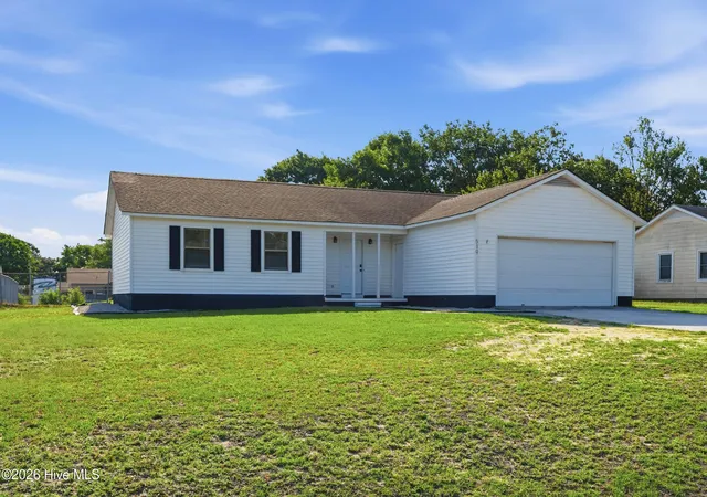 Homes for sale in Hubert, NC | 519 Sand Ridge Rd, Hubert, NC 28539 | MLS# 100585373