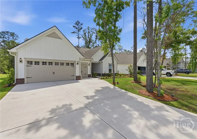 Homes for sale in Richmond Hill, GA | 520 Mandeville Dr, Richmond Hill, GA 31324 | MLS# SA353512