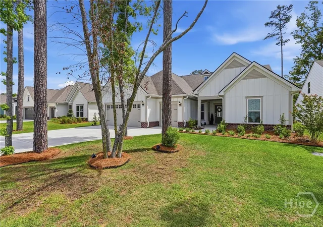 Homes for sale in Richmond Hill, GA | 520 Mandeville Dr, Richmond Hill, GA 31324 | MLS# SA353512