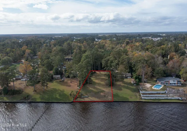 1st image of 2108 Neuse Cliffs Dr, New Bern, NC 28560 | MLS# 100475671