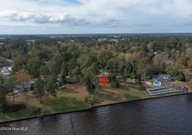 2nd image of 2108 Neuse Cliffs Dr, New Bern, NC 28560 | MLS# 100475671