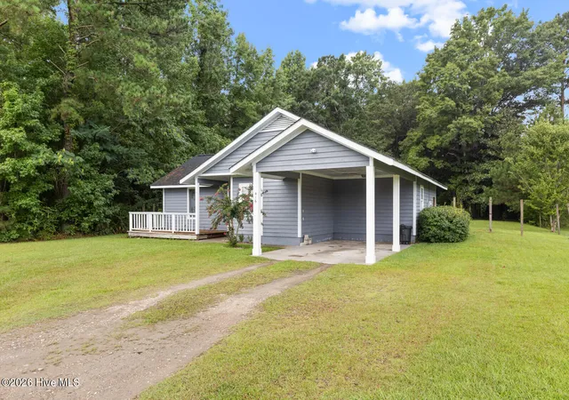 Photo 2 of Single family home for sale at 416 W Willis Landing Rd, Hubert, NC 28539 | MLS# 100594376 | Listing updated on 2026-09-08
