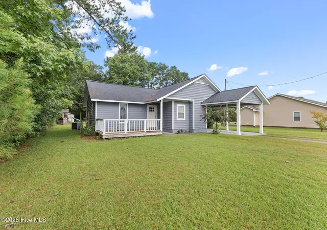 Photo 3 of Single family home for sale at 416 W Willis Landing Rd, Hubert, NC 28539 | MLS# 100594376 | Listing updated on 2026-09-08