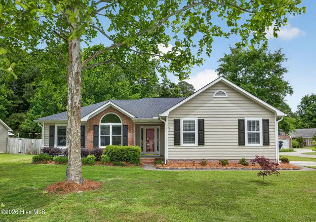 Photo 4 of Single family home for sale at 4301 Gatewood Ct, Wilmington, NC 28405 | MLS# 100572952 | Listing updated on 2026-09-04