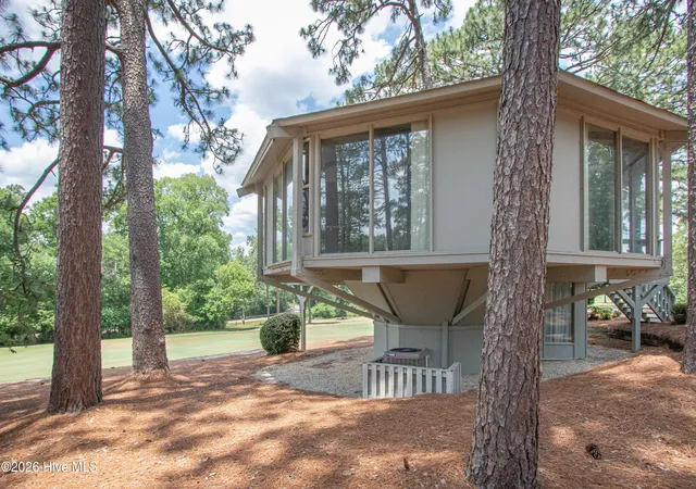 Listing Photo 3 - Condo for sale in building located at 1195 Saint Andrews Dr, Pinehurst, NC 28374