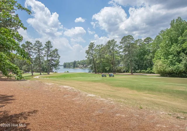 Listing Photo 4 - Condo for sale in building located at 1195 Saint Andrews Dr, Pinehurst, NC 28374