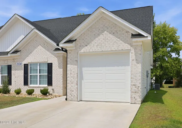 Homes for sale in Greenville, NC | 2124 Dartford Dr #B, Greenville, NC 27834 | MLS# 100587641