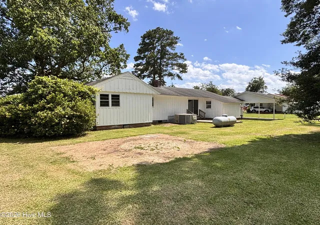 Photo 3 of Single family home for sale at 735 Faison Hwy, Clinton, NC 28328 | MLS# 100583317 | Listing updated on 2026-09-25