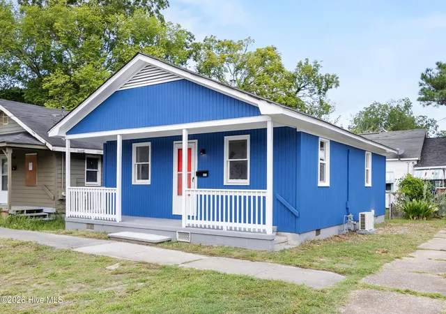 Photo 2 of Single family home for sale at 521 Swann St, Wilmington, NC 28401 | MLS# 100595199 | Listing updated on 2026-09-18