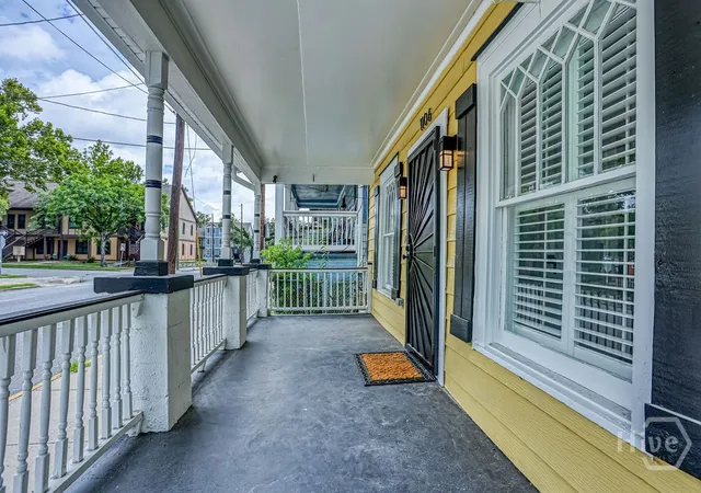 Photo 4 of Single family home for sale at 1106 E Broad St, Savannah, GA 31401 | MLS# SA361719 | Listing updated on 2026-08-04