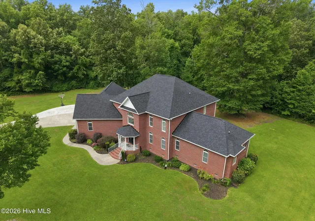 Homes for sale in Winterville, NC | 4000 Sterling Trace Dr, Winterville, NC 28590 | MLS# 100584517