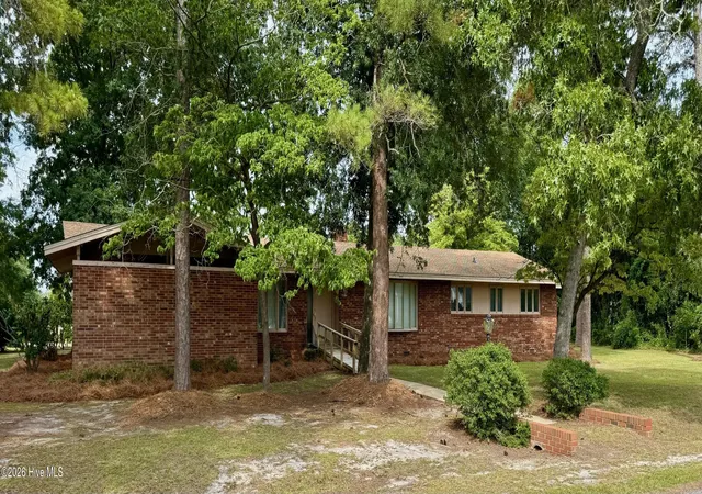 Photo 1 of Single family home for sale at 2206 2nd Avenue, Elizabethtown, NC 28337 | MLS# 100594222 | Listing updated on 2026-09-02