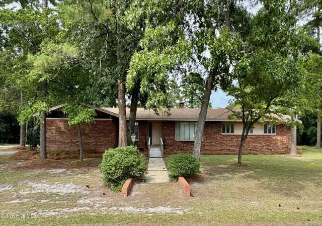 Photo 2 of Single family home for sale at 2206 2nd Avenue, Elizabethtown, NC 28337 | MLS# 100594222 | Listing updated on 2026-09-02