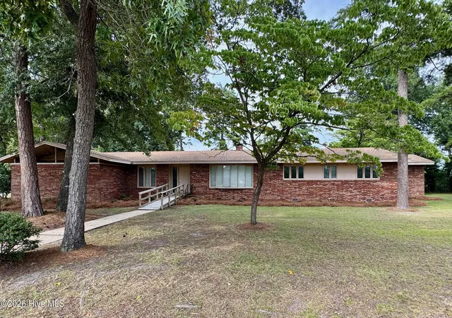 Photo 3 of Single family home for sale at 2206 2nd Avenue, Elizabethtown, NC 28337 | MLS# 100594222 | Listing updated on 2026-09-02