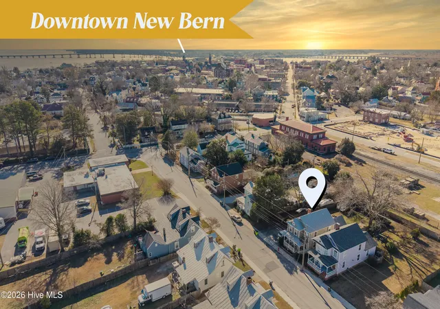 Photo 2 of Single family home for sale at 813 N Craven St, New Bern, NC 28560 | MLS# 100549243 | Listing updated on 2026-08-18