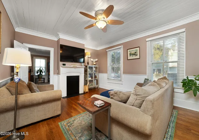 Photo 3 of Single family home for sale at 813 N Craven St, New Bern, NC 28560 | MLS# 100549243 | Listing updated on 2026-08-18