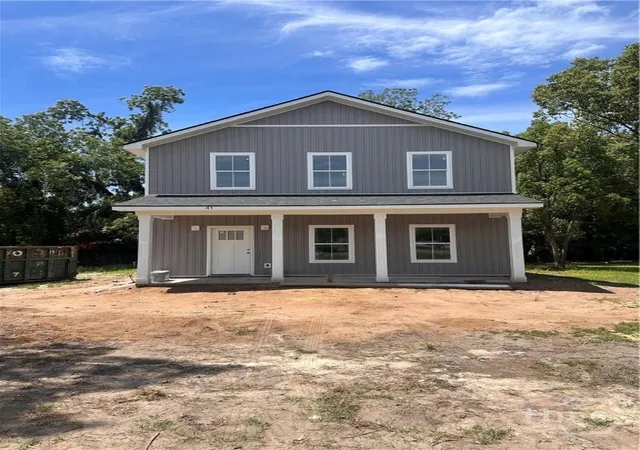 Photo 1 of Single family home for sale at 41 Ne Railroad St, Ludowici, GA 31316 | MLS# SA360093 | Listing updated on 2026-09-11