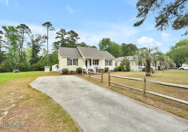 Photo 3 of Single family home for sale at 280 Crystal Rd, Southport, NC 28461 | MLS# 100570666 | Listing updated on 2026-09-22